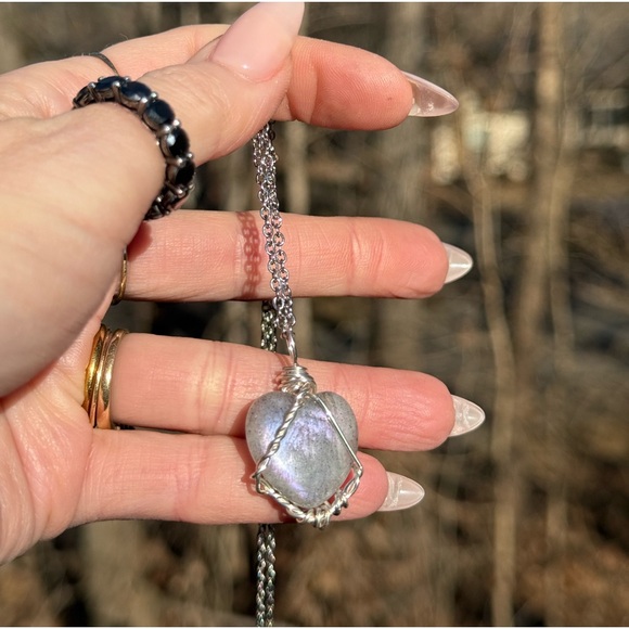 Jewelry - Stunning lab stab crystal necklace